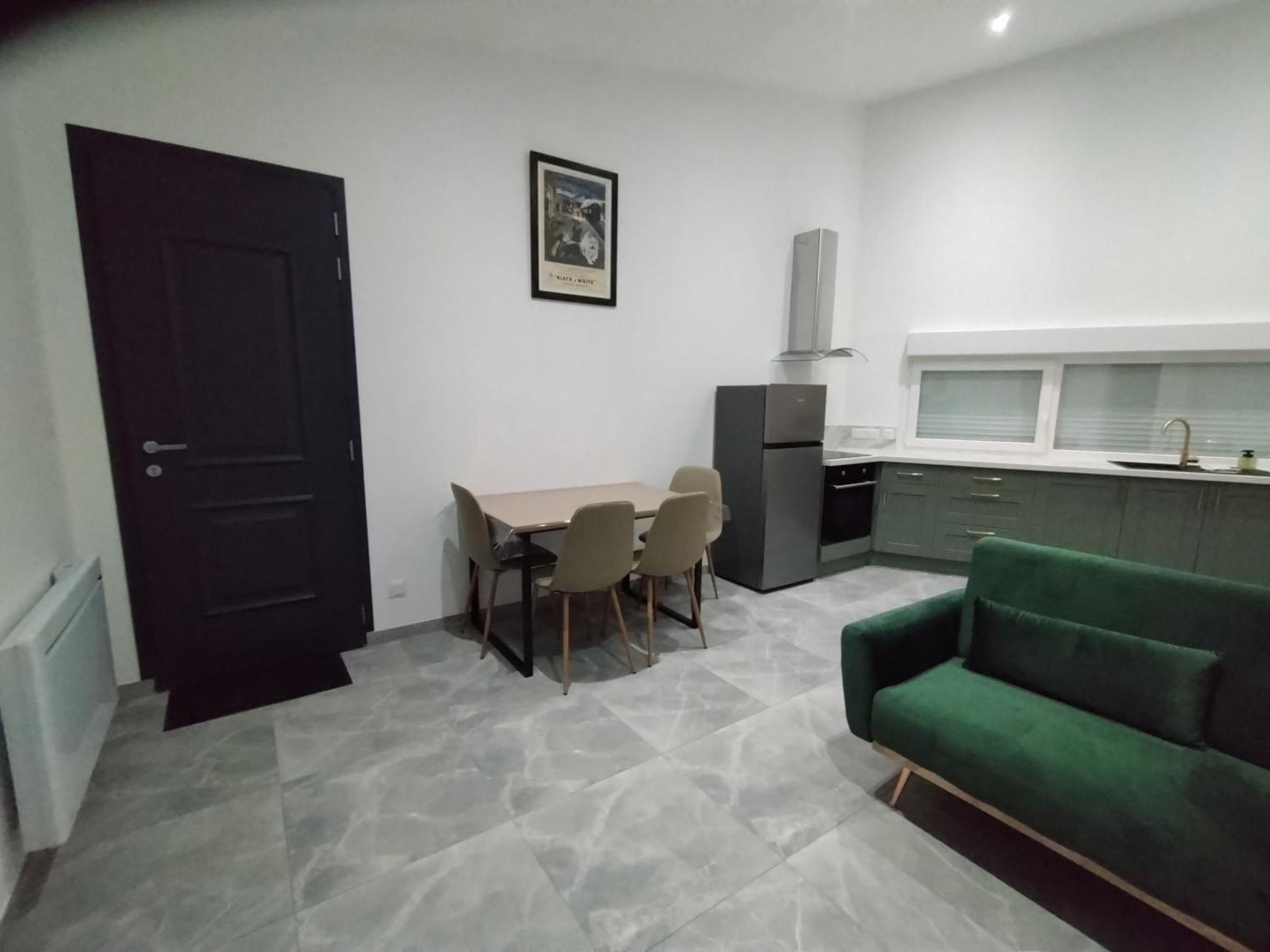 Maison Individuelle Centre Ville "Timajo" Бапом Екстериор снимка