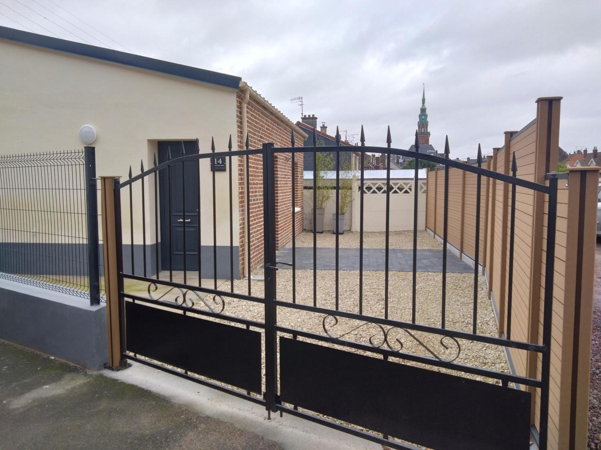 Maison Individuelle Centre Ville "Timajo" Бапом Екстериор снимка